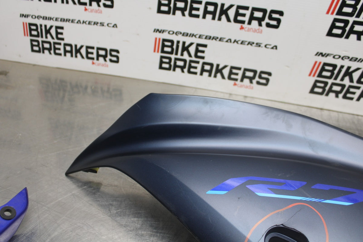 22-25 YAMAHA YZF R7 LEFT MID UPPER SIDE FAIRING COWL BB583