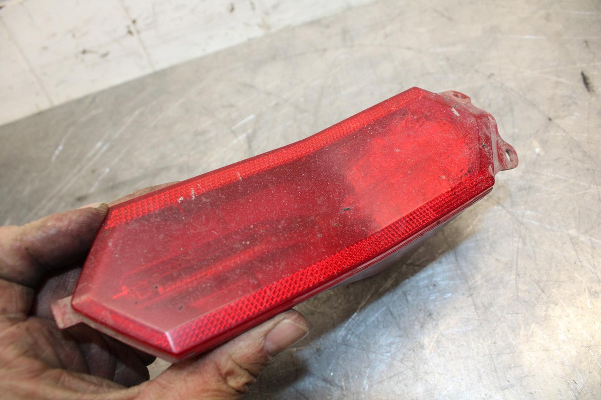 18 YAMAHA YZF R1  REAR TAIL TAILLIGHT BACK BRAKE LIGHT BB473