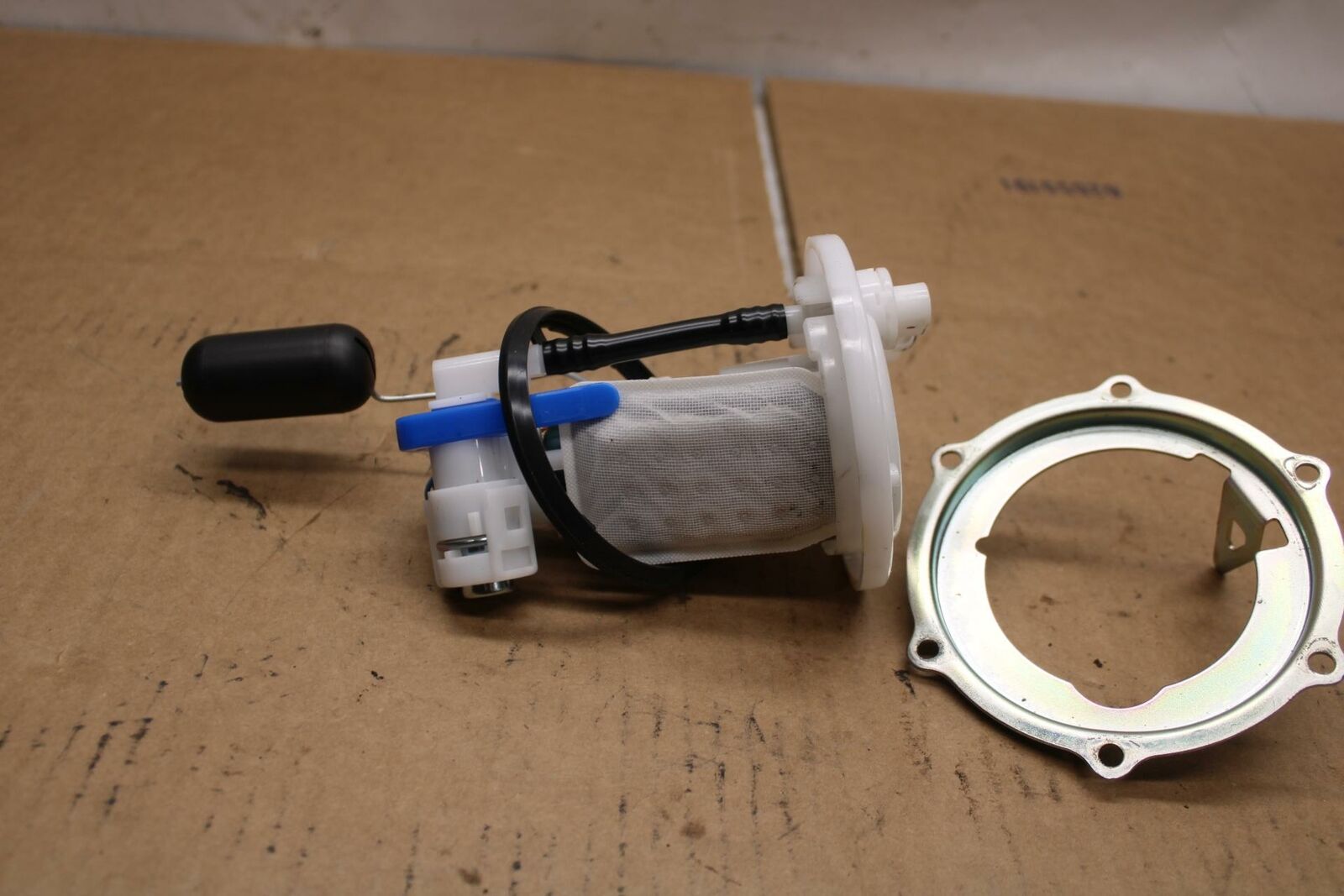 19-21 YAMAHA YZF R3 FUEL PUMP GAS PETROL SENDER UNIT BB378