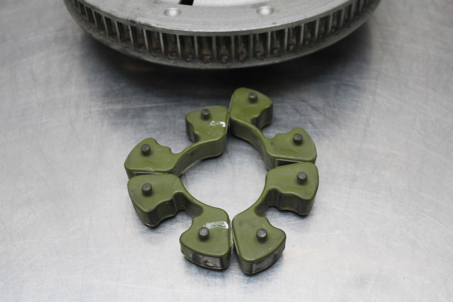 08 KAWASAKI VULCAN 900 REAR HUB & SHOCK DAMPERS CUSH ABSORBERS BB184