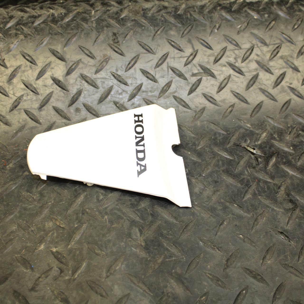 08 HONDA CBR125R WHITE CENTER REAR BACK TAIL FAIRING COVER TRIM COWLbb180