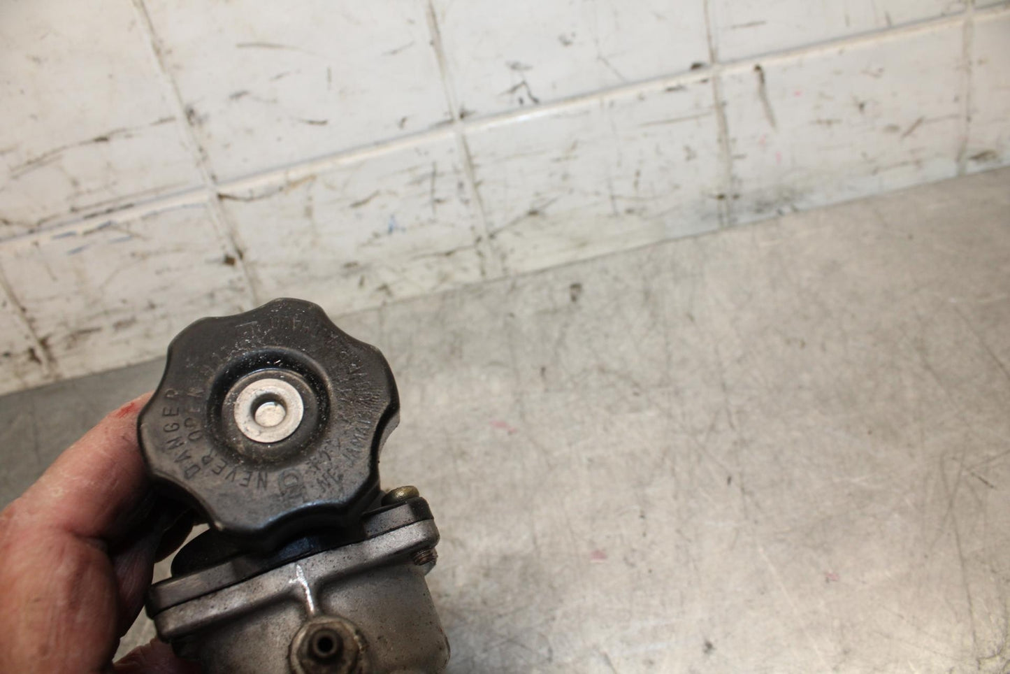 2001 Kawasaki Ninja ZX6 ZX600E THERMOSTAT W HOUSING ASSEMBLY BB547