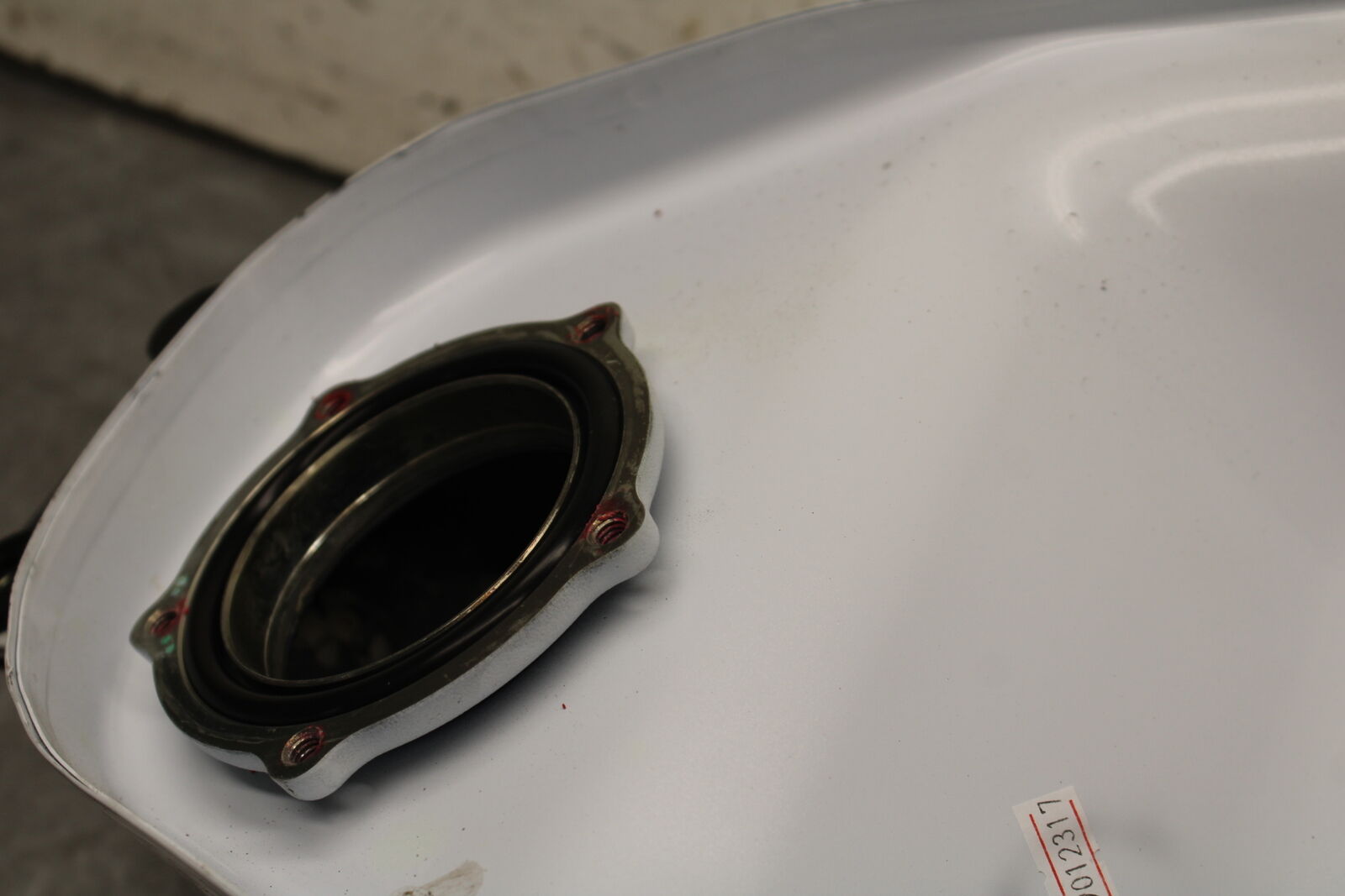 18-23 KAWASAKI NINJA 400 GAS TANK FUEL CELL PETROL RESERVOIR BB660