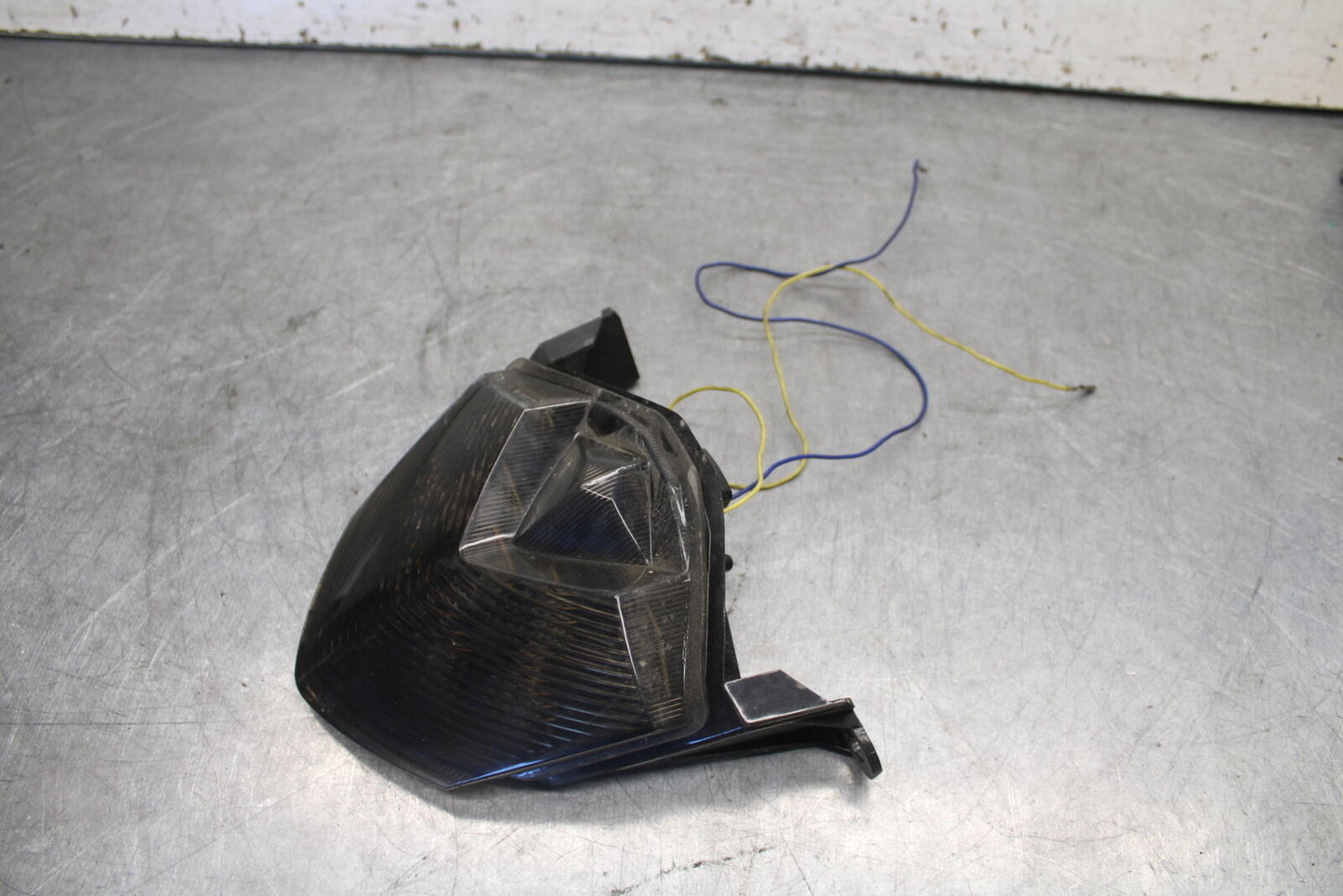 09-12 KAWASAKI NINJA ZX6R AFTERMARKET REAR TAIL TAILLIGHT BACK BRAKE LIGHT BB698