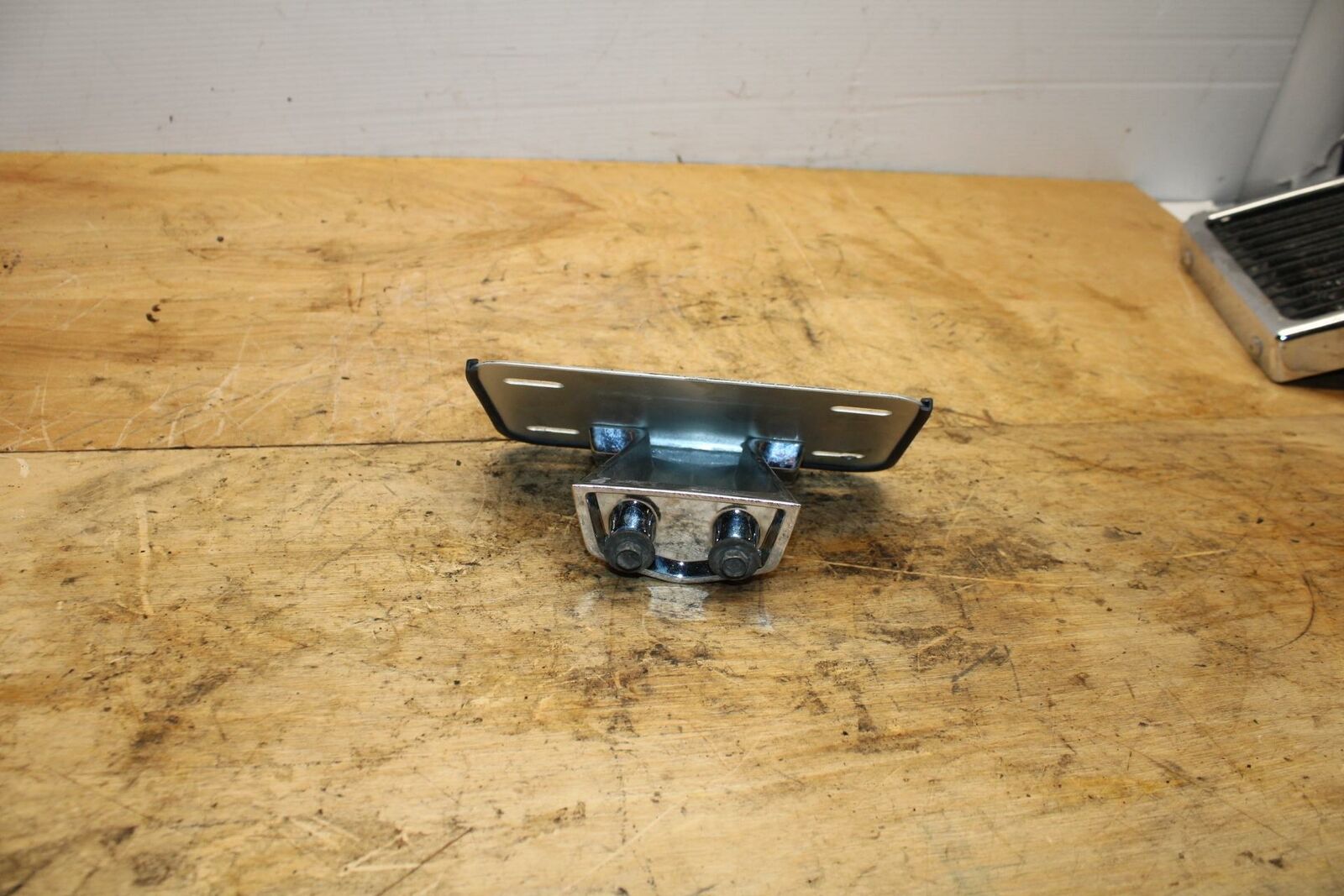 05-09 SUZUKI BOULEVARD C90 LICENSE PLATE HOLDER BB332