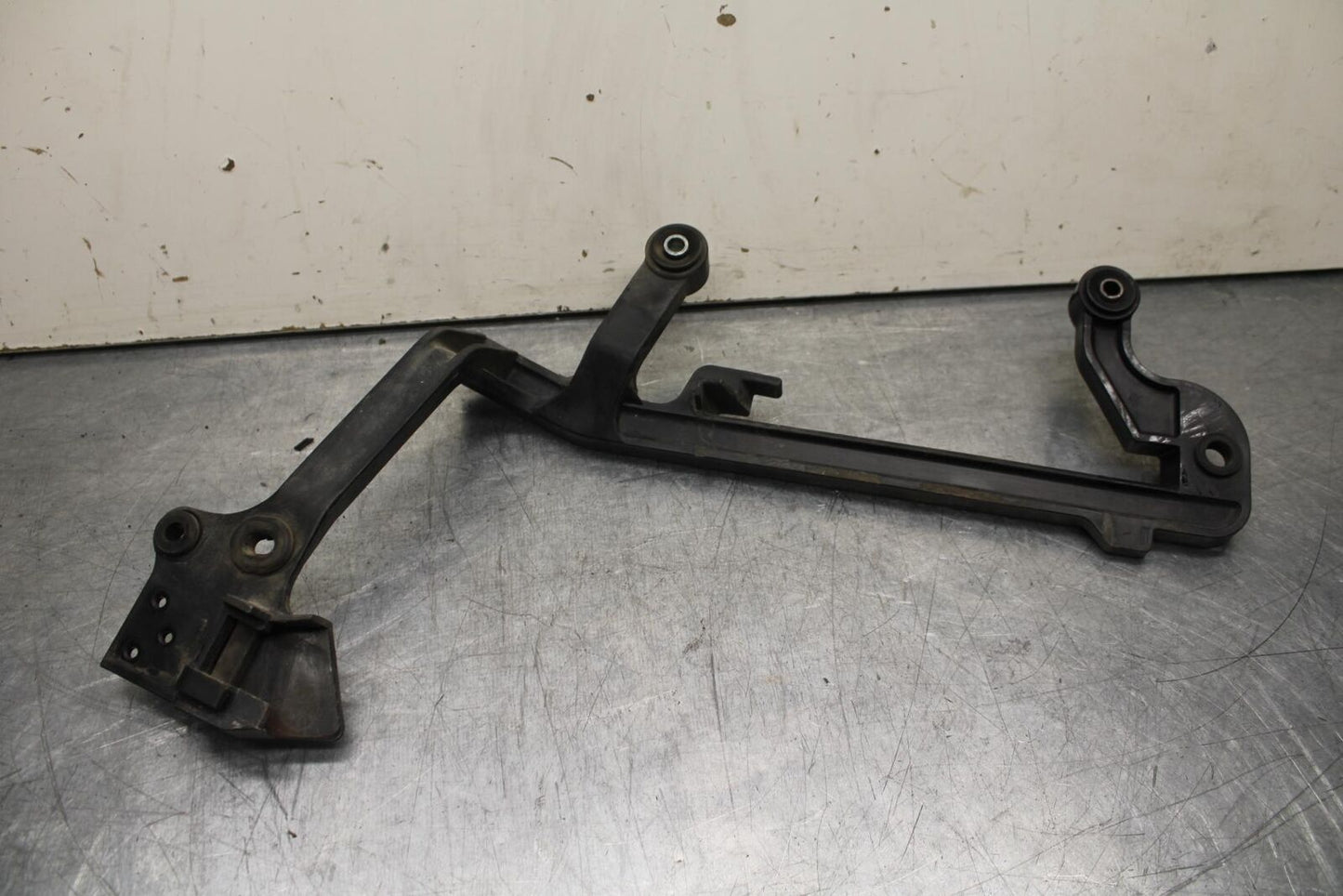 1999 Honda ST1100 LEFT PANNIER RACK RAIOL BRACKET BB222