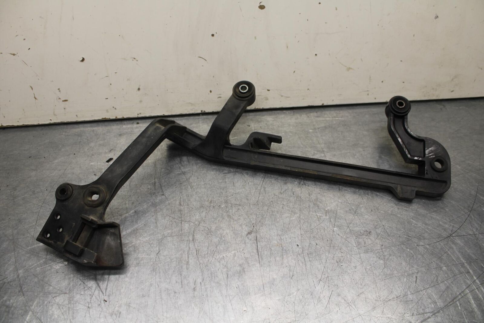 1999 Honda ST1100 LEFT PANNIER RACK RAIOL BRACKET BB222