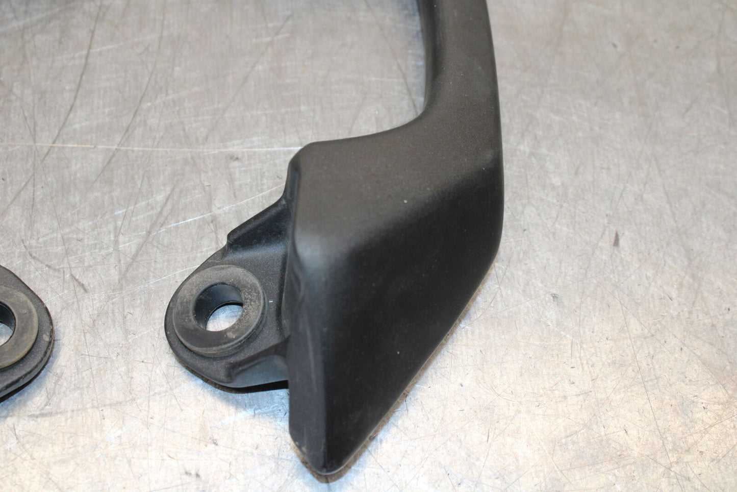 12-17 KAWASAKI ER-6N Z650 PASSENGER REAR SEAT GRAB BAR HANDLE SET BB709