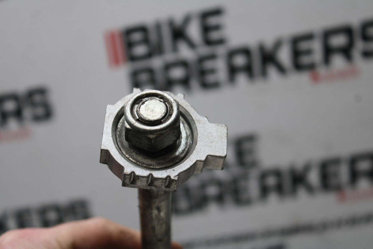 13-16 KTM 390 DUKE REAR AXLE BACK WHEEL RIM PIVOT BOLT AXEL BB815