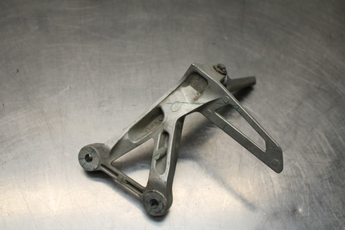 18 HONDA CB500F REAR BACK PASSENGER PEG SET PAIR BB861