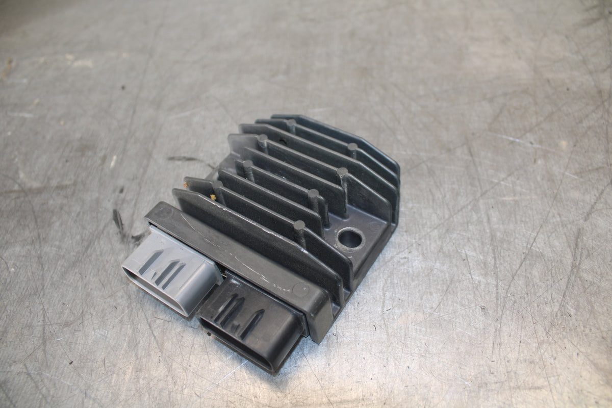 13-15 HONDA CBR500R RECTIFIER VOLTAGE REGULATOR 31600-MGZ-J01 BB704