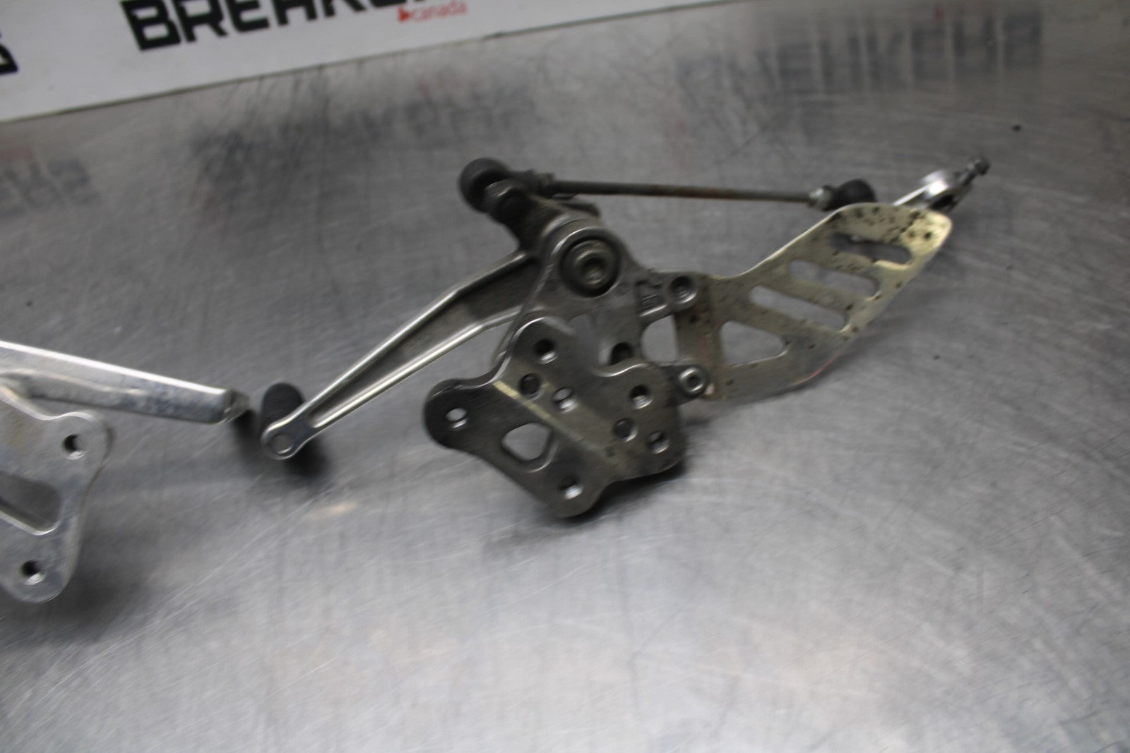 07 SUZUKI GSXR1000 POLISHED  REARSET REAR SET DRIVER PEG BRACKETS BB770