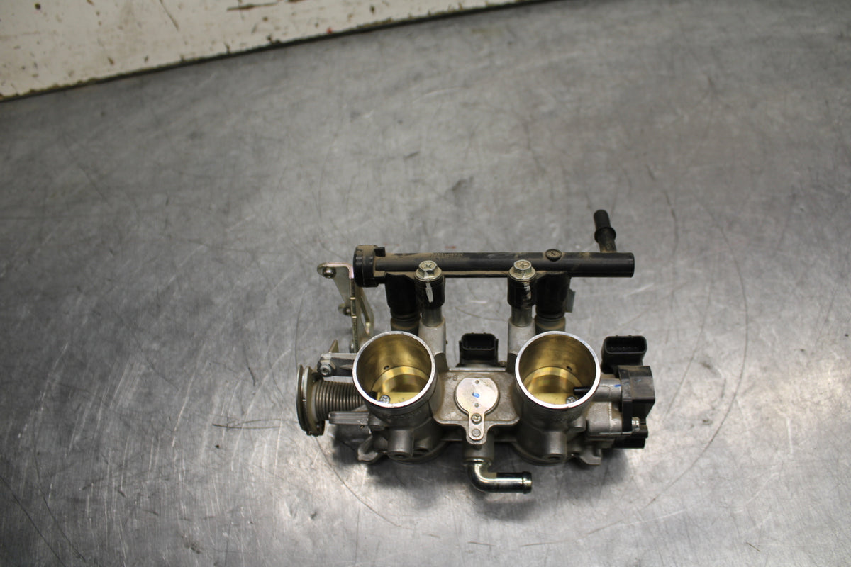 19-24 YAMAHA R3 MAIN FUEL INJECTORS / THROTTLE BODIES BB736