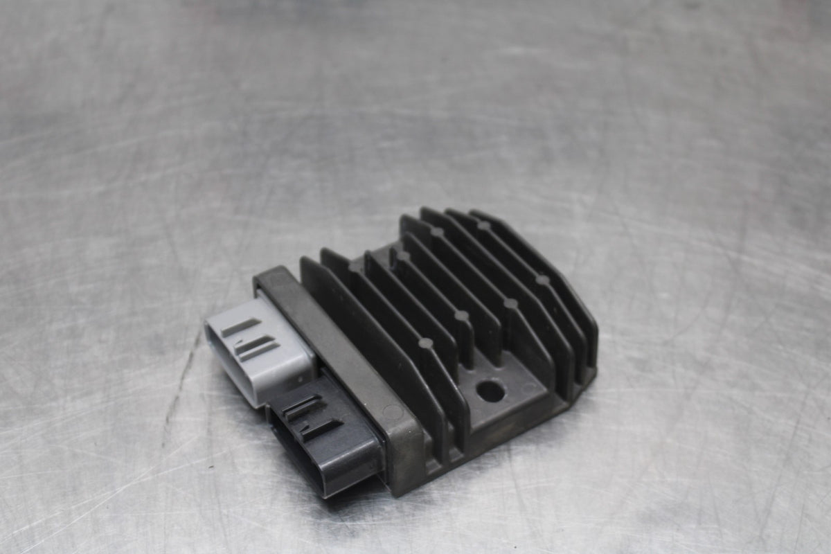 16 DUCATI 959 PANIGALE RECTIFIER VOLTAGE REGULATOR BB912
