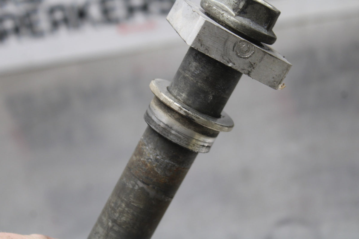 98 KAWASAKI NINJA ZX6 REAR AXLE BACK WHEEL RIM PIVOT BOLT AXEL BB870
