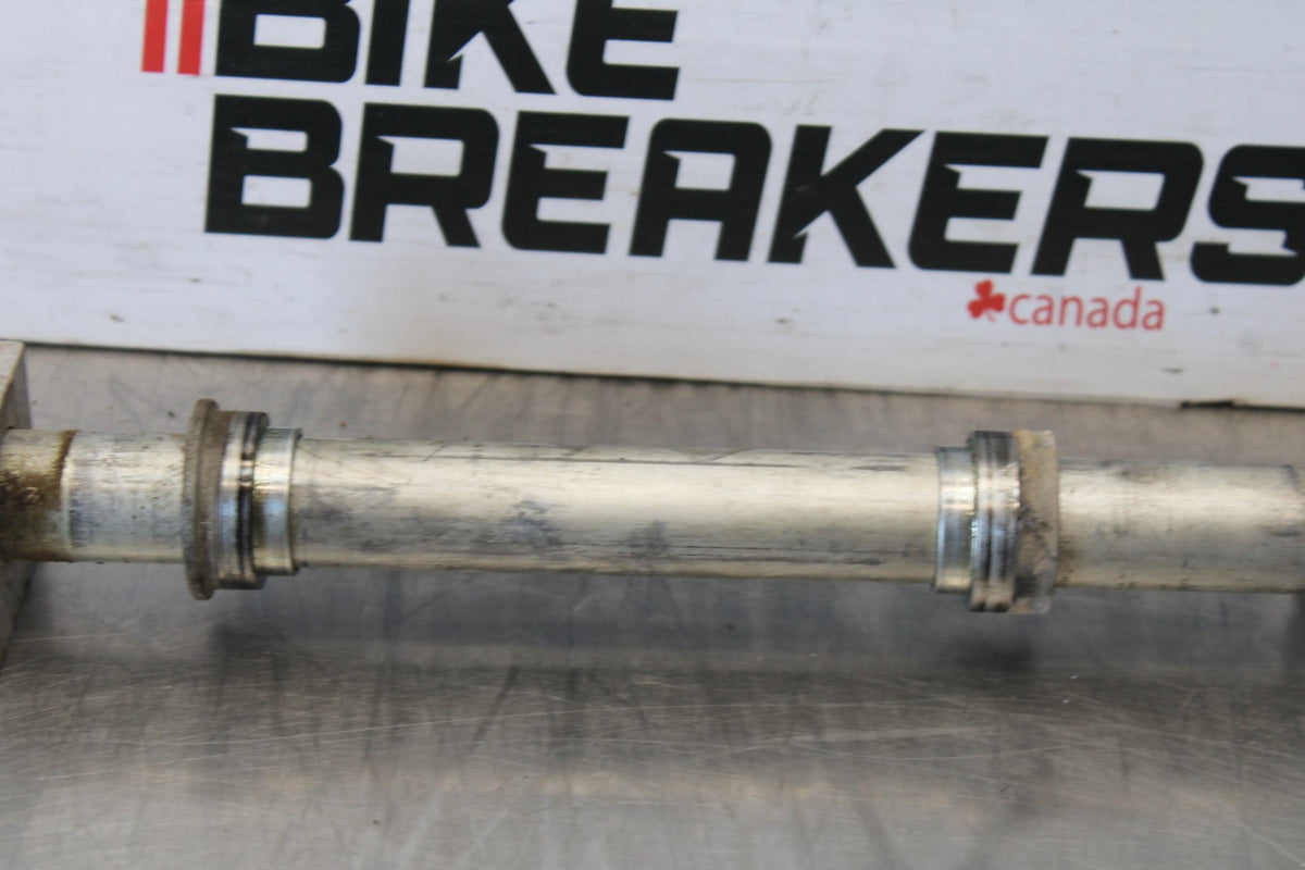 97-00 SUZUKI GSXR600 SRAD REAR AXLE BACK WHEEL RIM PIVOT BOLT AXEL BB921