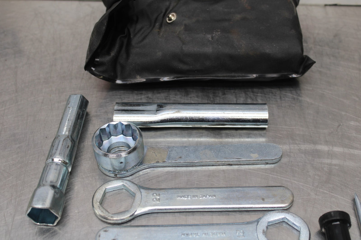 05-09 SUZUKI BOULEVARD C90 STOCK TOOLS OEM TOOL BAG KIT SET BB791