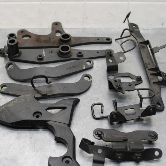 20 KAWASAKI Z400 ER400 ABS ENGINE MOUNT MOTOR BRACKET BB586