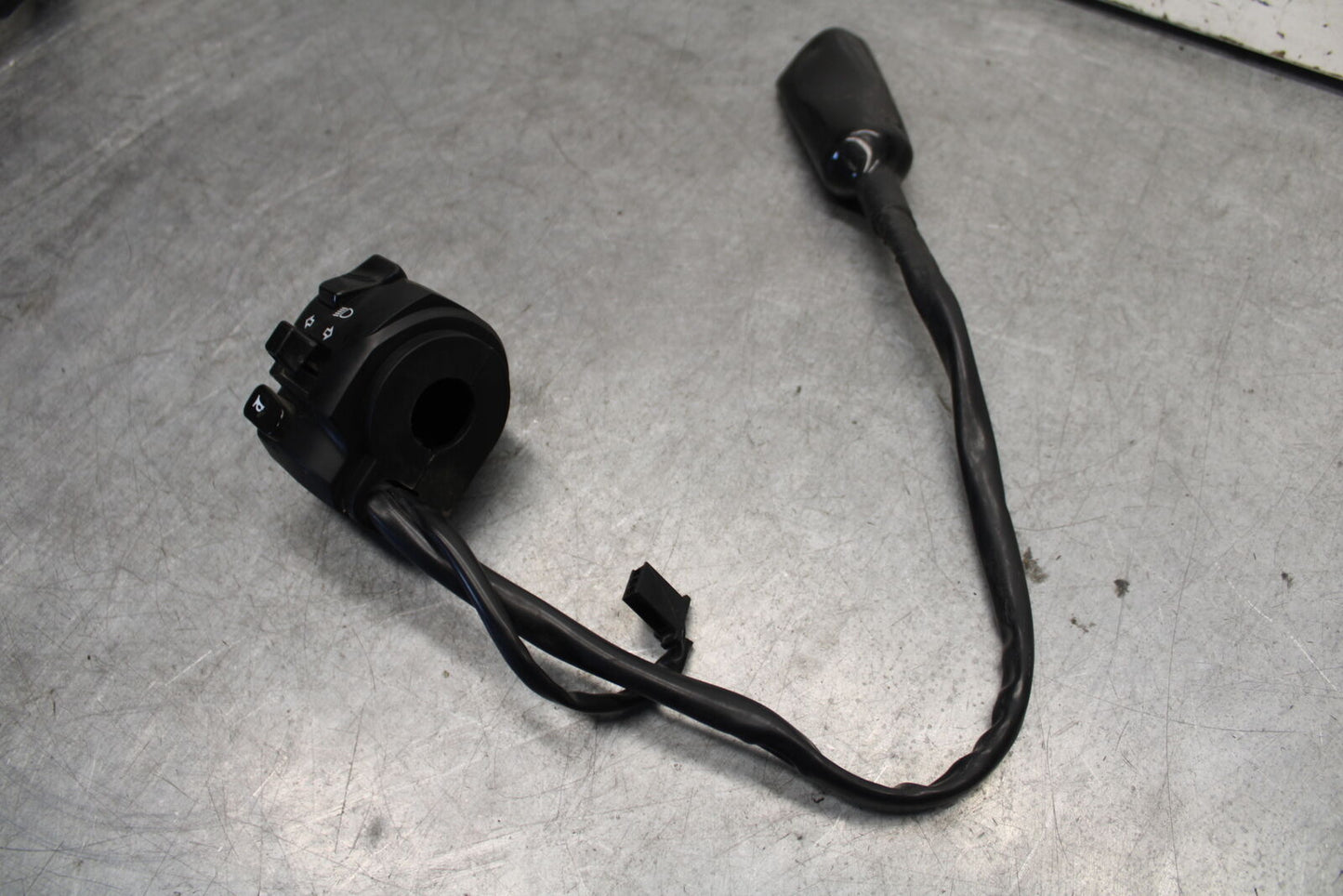 18-23 KAWASAKI NINJA 400 LEFT CLIP ON HANDLE HORN SIGNALS SWITCH SWITCHES BB660