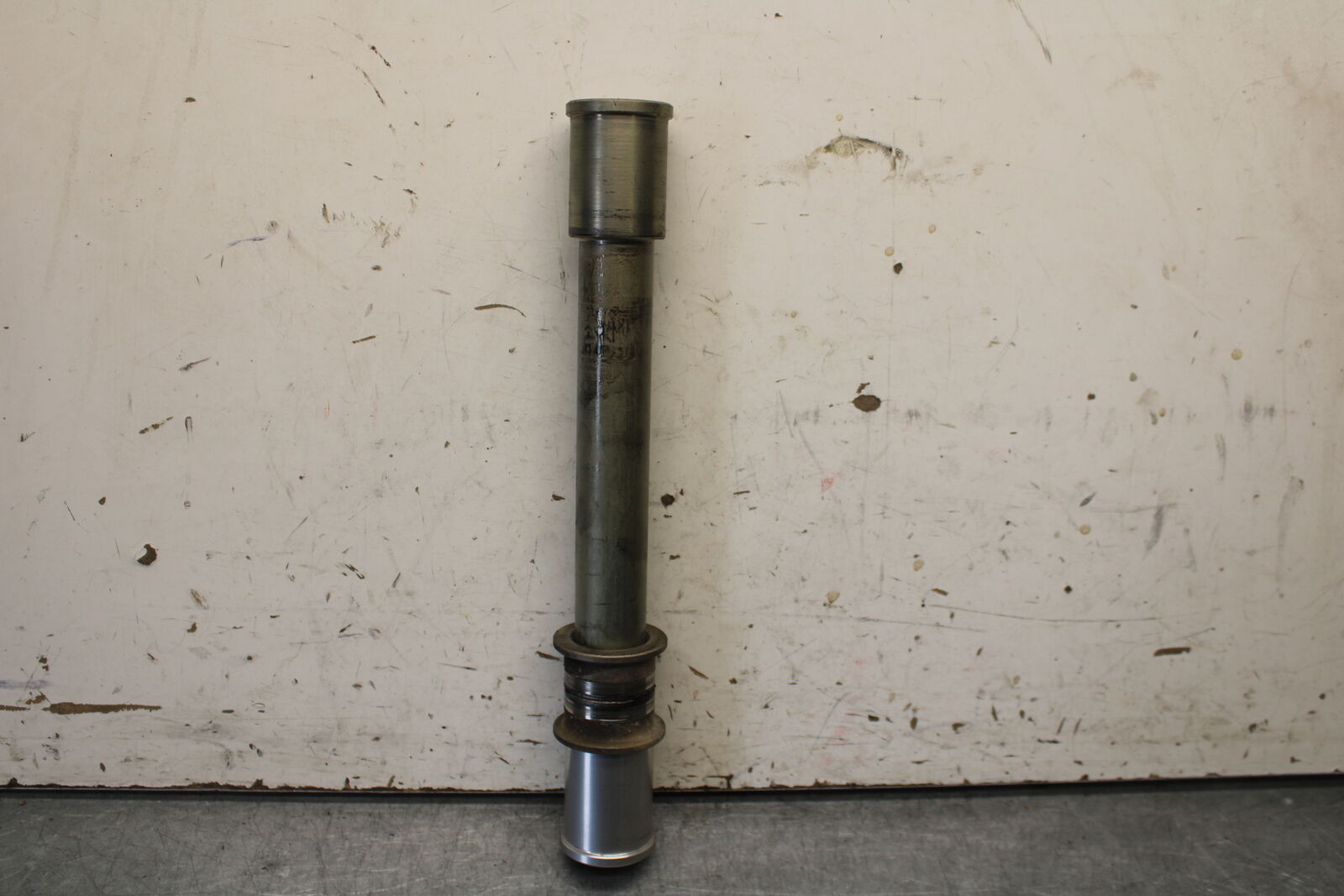 16 KAWASAKI NINJA ZX10R FRONT WHEEL RIM AXLE PIVOT BOLT 41068-0594 BB650