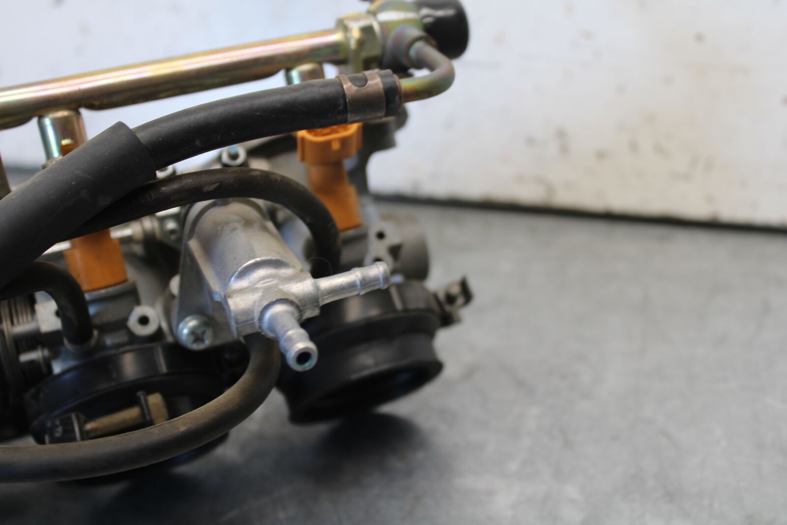 05-06 HONDA CBR600RR MAIN FUEL INJECTORS / THROTTLE BODIES 16401-MEE-A01 BB655