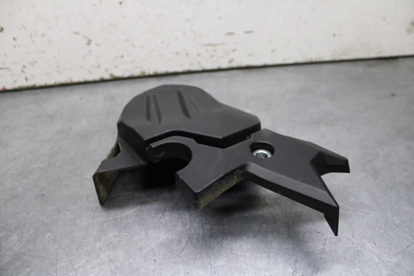 24 KAWASAKI NINJA 500 ABS ENGINE SPROCKET COVER BB730