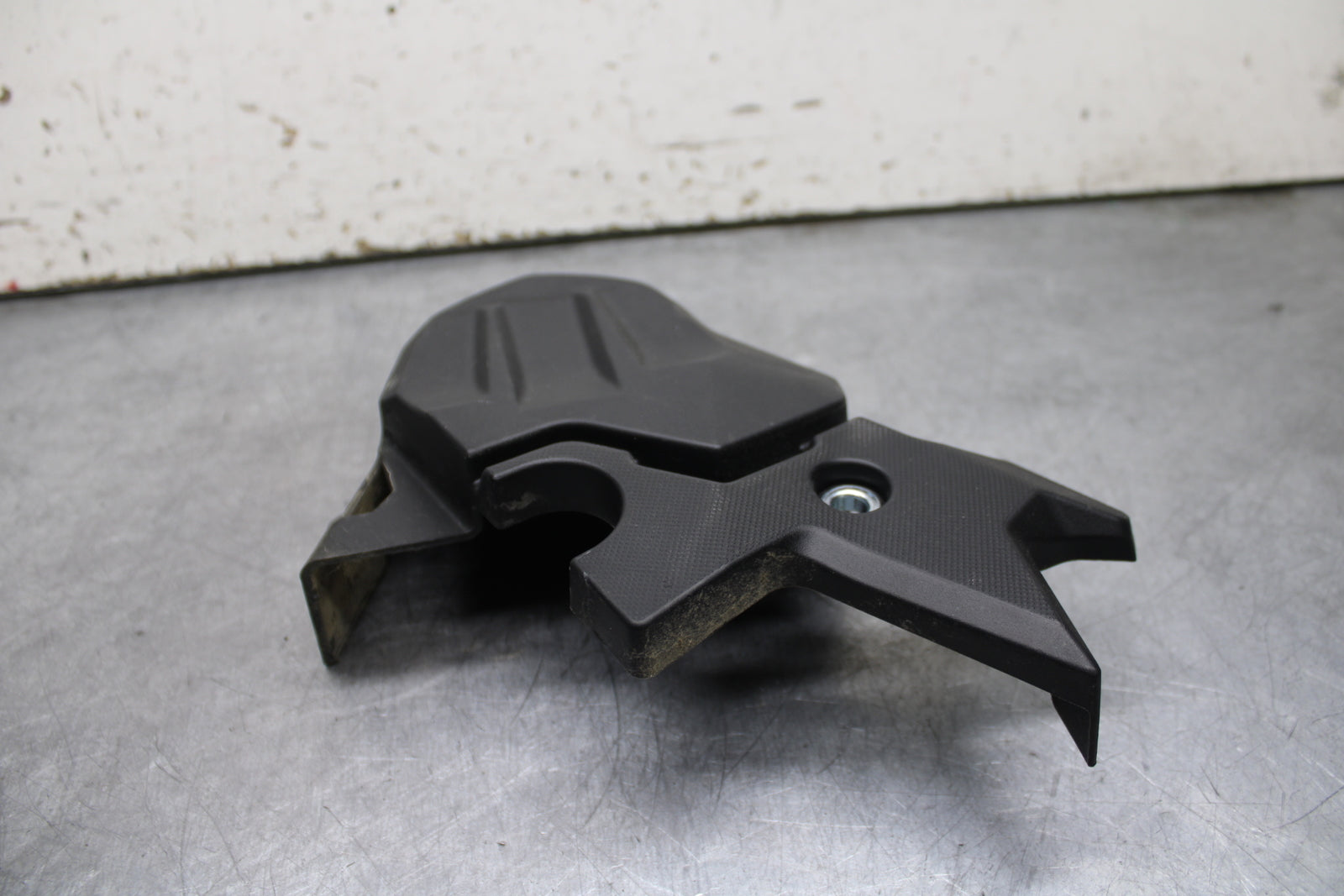 24 KAWASAKI NINJA 500 ABS ENGINE SPROCKET COVER BB730