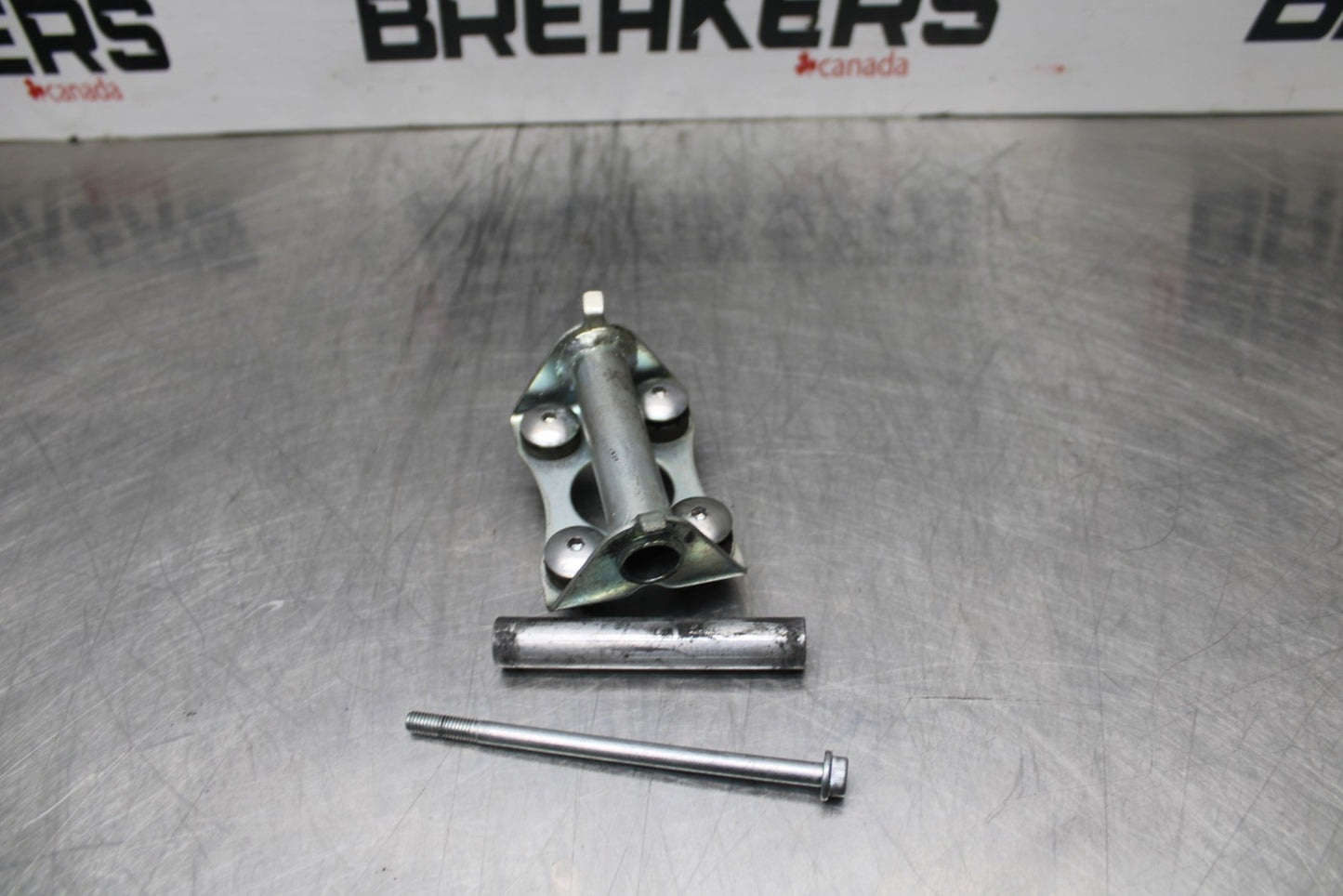 07 SUZUKI GSXR1000 GAS TANK FUEL CELL PETROL RESERVOIR BRACKET MOUNT BB770
