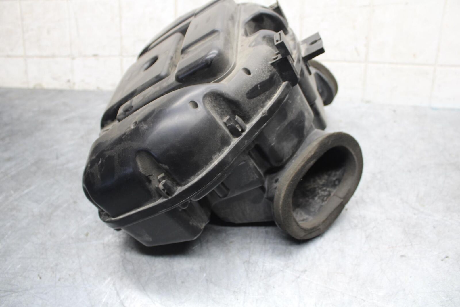 2007 Suzuki GSXR600 AIRBOX AIR INTAKE FILTER BOX 13700-01H01 BB540