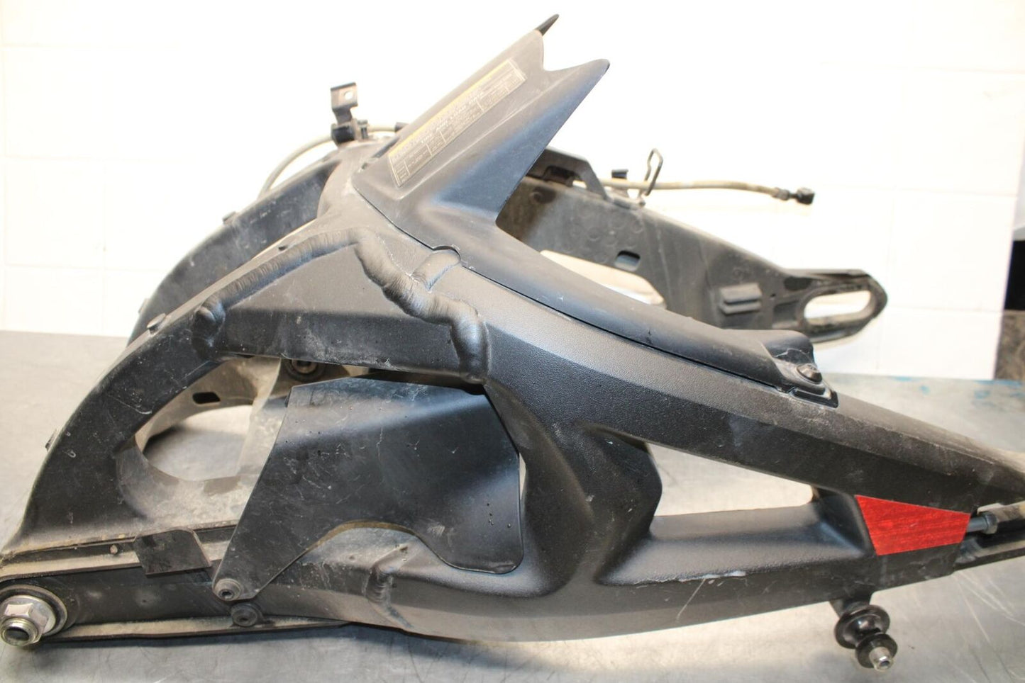 16-20 KAWASAKI ZX10R REAR SWINGARM BACK SUSPENSION SWING ARM BB591