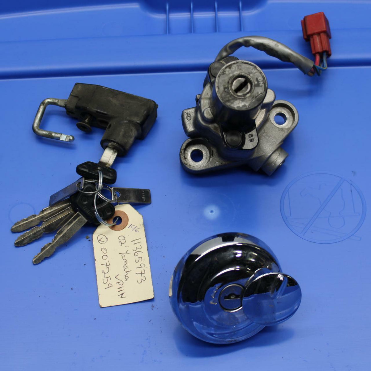 02-03 YAMAHA V STAR 1100 IGNITION LOCK KEY SET W/ GAS CAP AND SEAT LOCK BB308