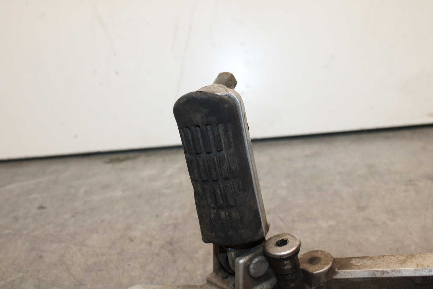 95-98 HONDA CBR600F3 LEFT REARSET REAR SET DRIVER FOOT PEG REST STOP BB122