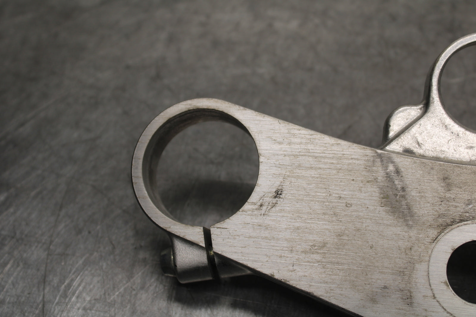 00-02 KAWASAKI NINJA ZX6R FORKS UPPER TRIPLE TREE CLAMP BB750