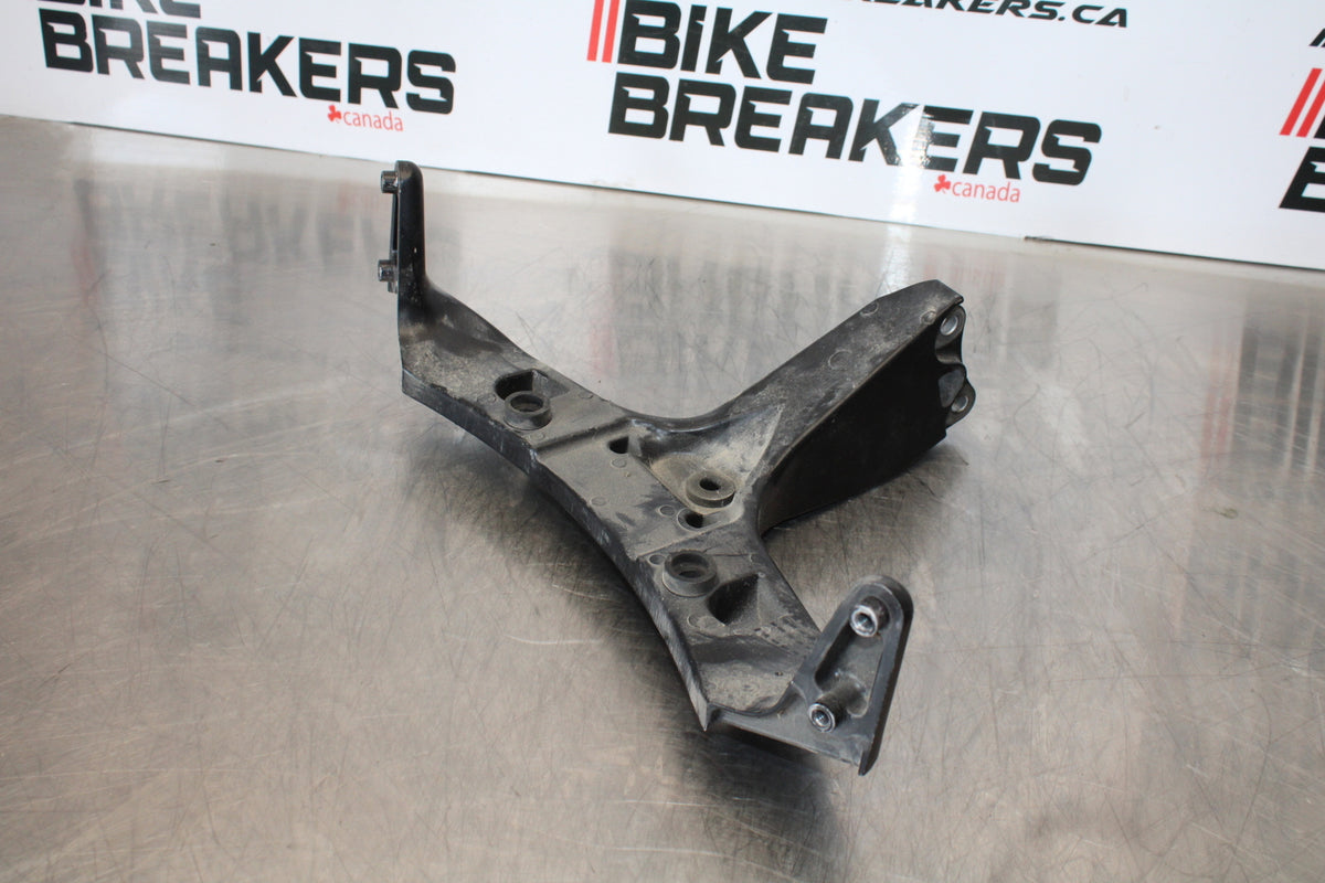 05-06 HONDA CBR600RR OEM UPPER FAIRING MIRROR GAUGES STAY BRACKET BB159