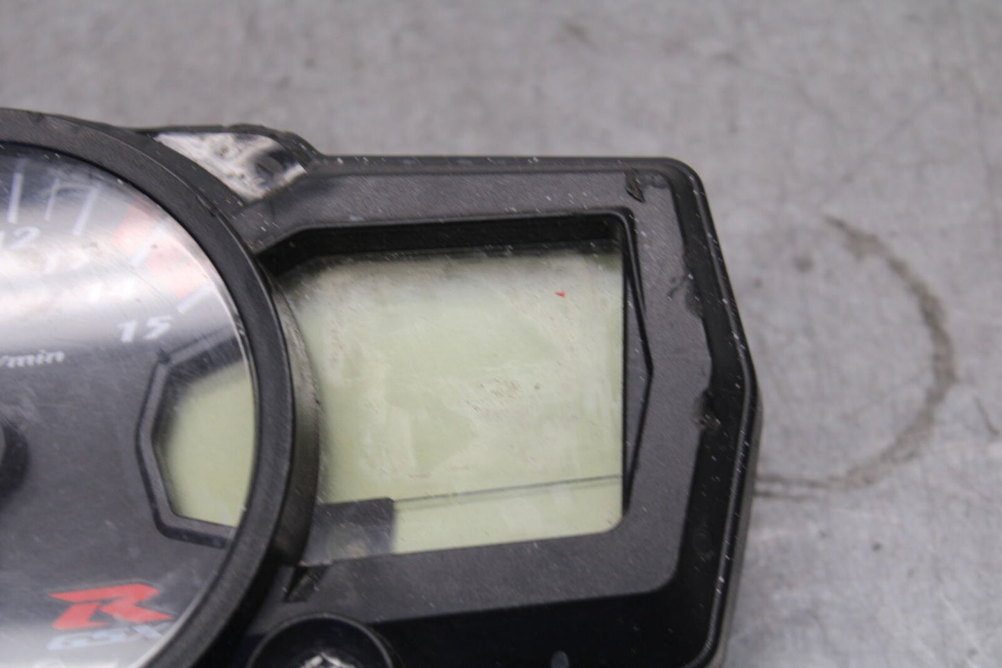 05-06 SUZUKI GSXR1000 SPEEDO TACH GAUGES CLUSTER SPEEDOMETER TACHOMETER BB677