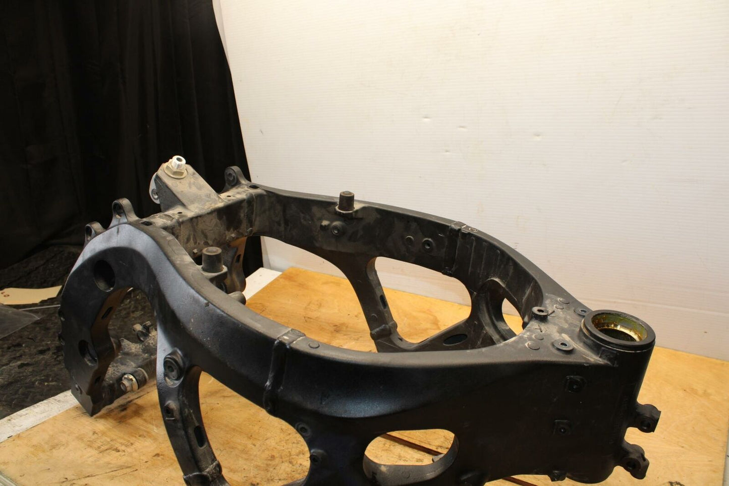 11-13 SUZUKI GSXR600 FRAME CHASSIS BB330