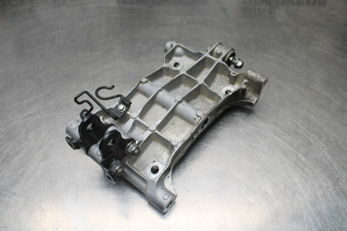 18-26 KAWASAKI Z400 ENGINE MOUNT MOTOR BRACKET BB852