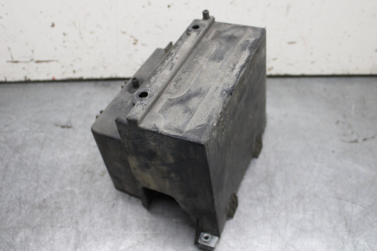 02-04 HONDA VTX1800S BATTERY TRAY BOX HOLDER BB712