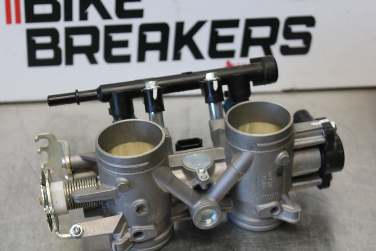22-25 YAMAHA YZF R7 MAIN FUEL INJECTORS / THROTTLE BODIES  BB176