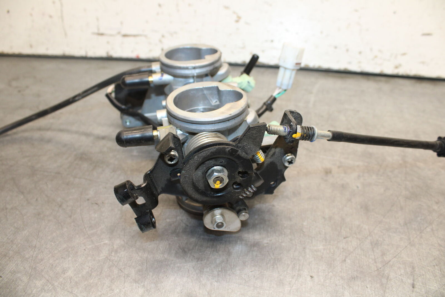 18-24 KAWASAKI NINJA 650 MAIN FUEL INJECTORS / THROTTLE BODIES BB725