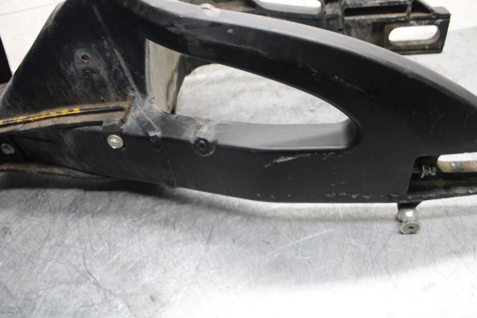 2007 Suzuki GSXR600  SWINGARM BACK SUSPENSION SWING ARM 61000-01H00-YAP BB540