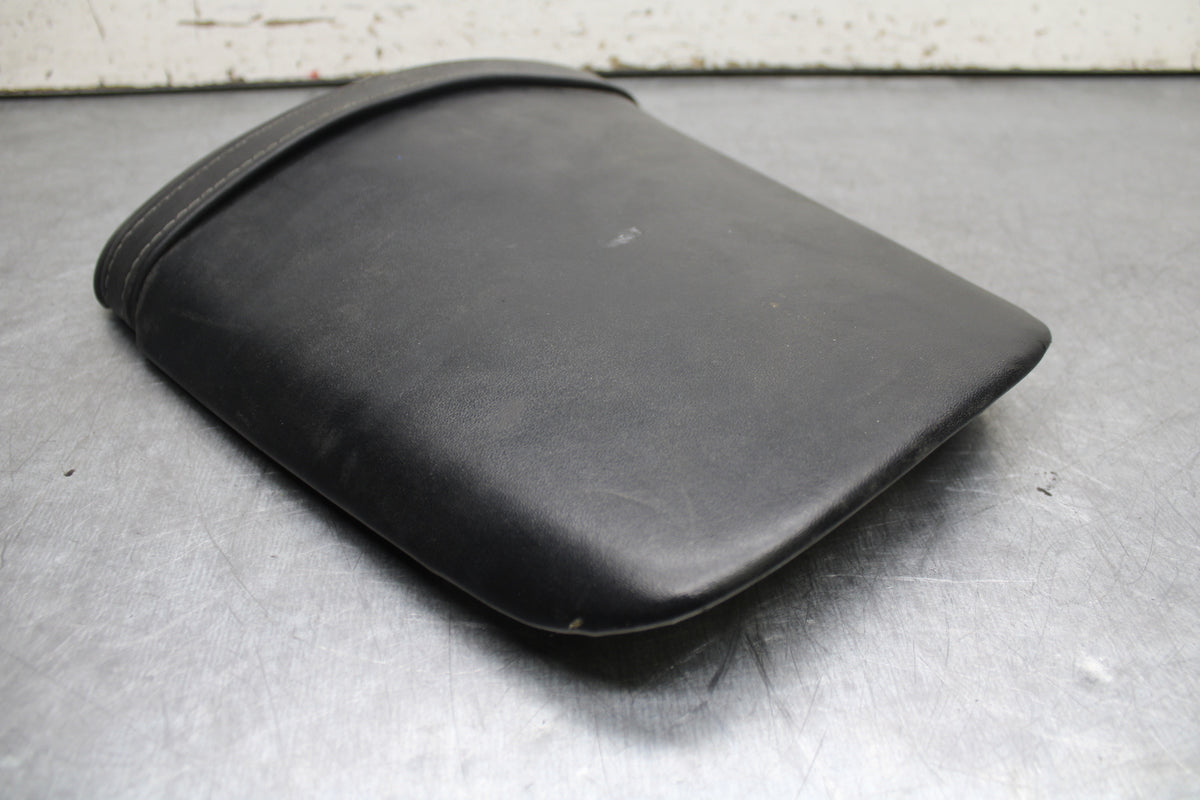 05-06 HONDA CBR600RR REAR BACK PASSENGER TANDEM SEAT PAD SADDLE PILLION BB727