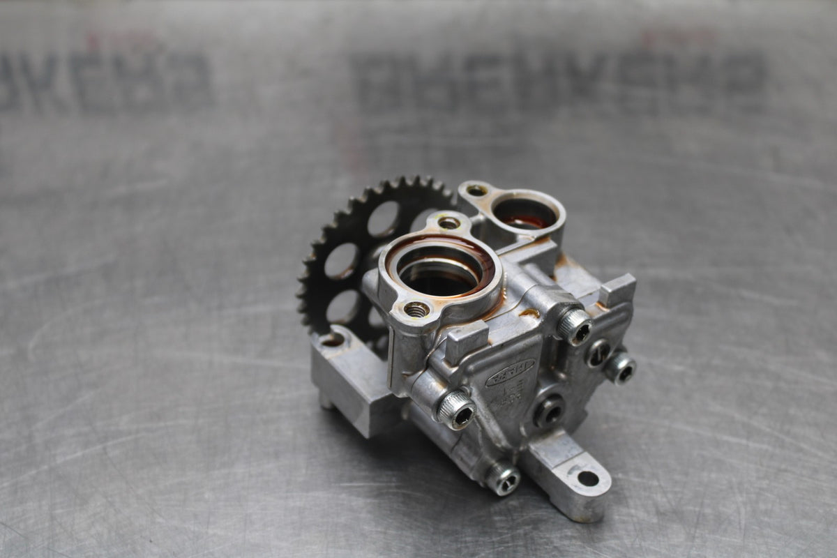 18 YAMAHA YZF R1  ENGINE MOTOR OIL PUMP BB838
