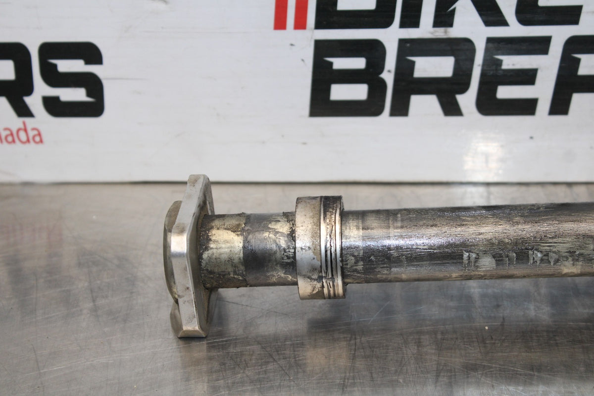08-10 SUZUKI GSXR 600 REAR AXLE BACK WHEEL RIM PIVOT BOLT AXEL BB835