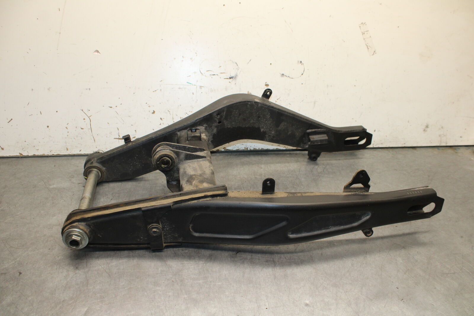 18-24 KAWASAKI NINJA 650 REAR SWINGARM BACK SUSPENSION SWING ARM BB725