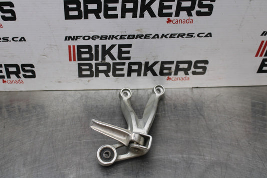 00 SUZUKI GSXR750 RIGHT REAR BACK PASSENGER PEG BB820