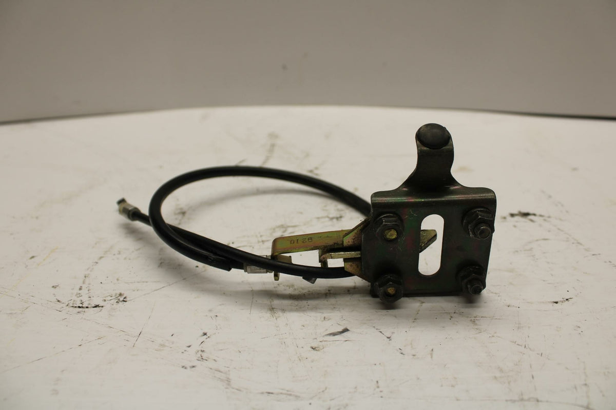 99 YAMAHA YZF R6 REAR PASSENGER SEAT LATCH LOCK ASSEMBLY BB246