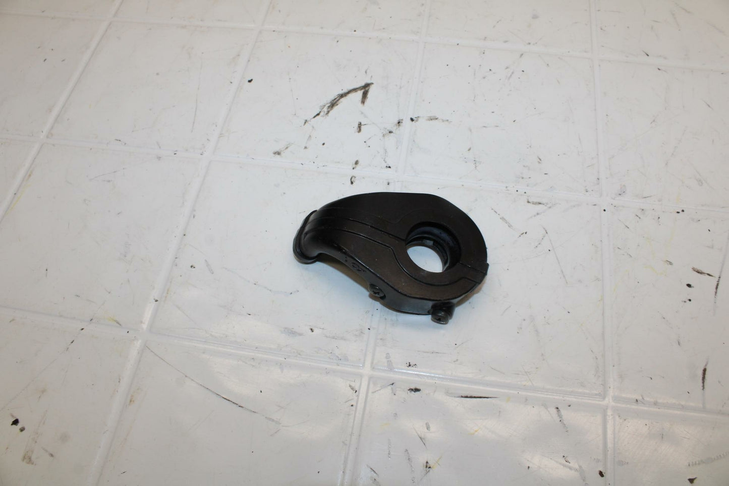 01 YAMAHA YZF R1 THROTTLE CABLE LINE HOUSING GUIDE BB25