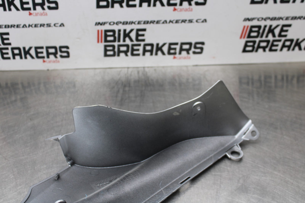 07 SUZUKI GSXR1000 RIGHT FRONT UPPER NOSE FAIRING COWL SHROUD BB770