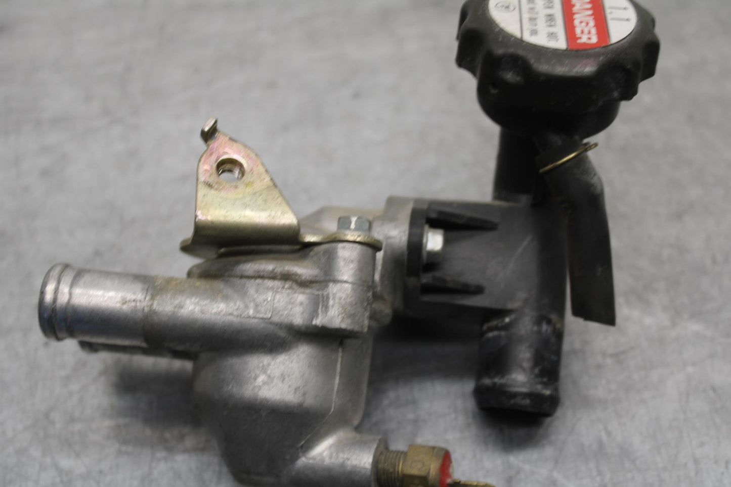 01-02 HONDA SHADOW SPIRIT 750 THERMOSTAT HOUSING BB632